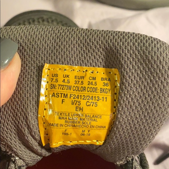 Sketchers steel toe work shoes - Picture 3 of 5